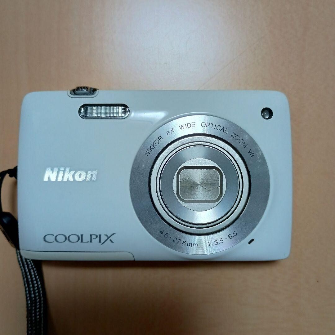 Nikon COOLPIX S4300 White Digital Camera 16.0MP 6x Optical