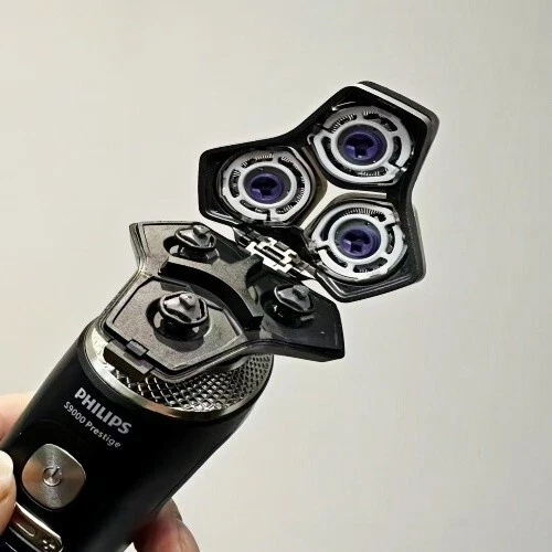 Philips S9000 Prestige Wet/Dry Razor - image 2 of 4