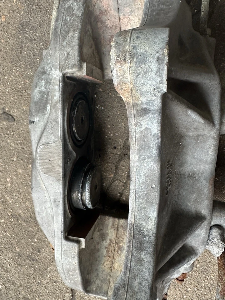 Pinzas de freno delanteras Chevrolet Camaro SS 2010-2015 Brembo - OEM  Foto 2 de 4