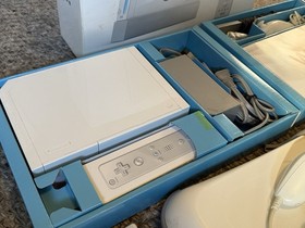 Nintendo Wii Console White Complete In Box with Extras + Games Vintage!