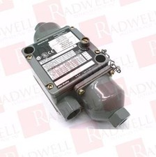ALLEN BRADLEY 836T-D450J / 836TD450J (USED)