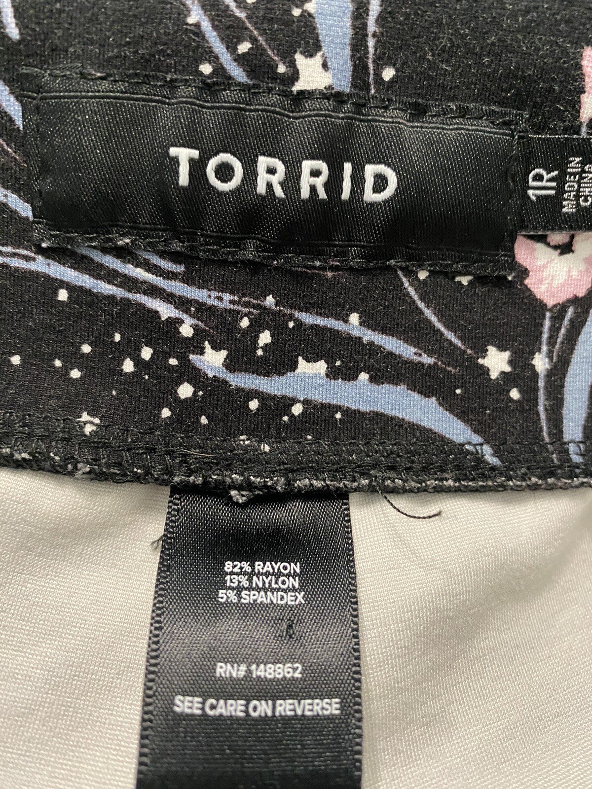 Torrid Studio Ponte Slim FIx Crop Pixie Pant Blac… - image 2