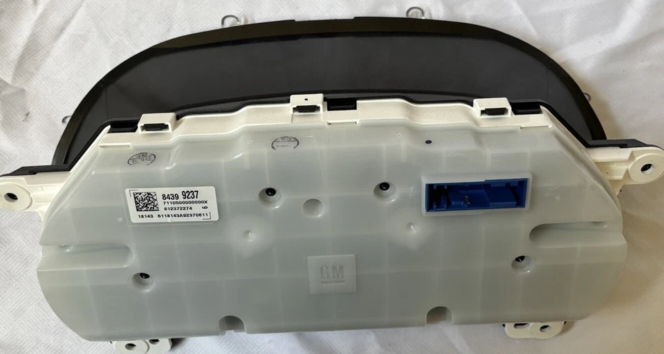 Speedometer Instrument Cluster Assembly GM 84399237 Fits 2018 GMC ACADIA - Image 4 of 4