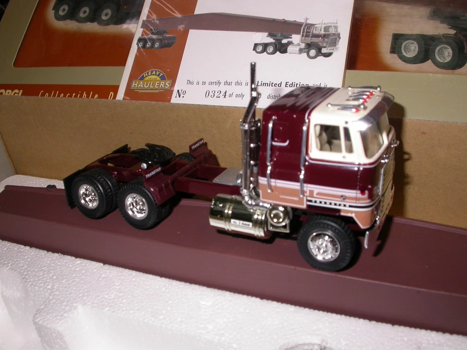 Corgi Premier Heavy Haulers US 55401 International Transtar w/ girder load - Image 4 of 4