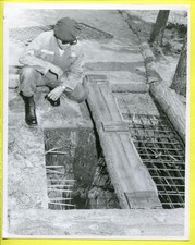 1965 Fort Bragg Viet Cong Village Panji Trap Green Beret 8x10 Press Photo