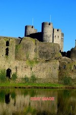 PHOTO  CAERPHILLY CASTLE (5) THE BIGGEST CASTLE IN WALES INDEED THE SECOND LARGE