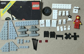 Lego Vintage Classic Space Lot:  6813, 6809, 6831, 6870, and 6828