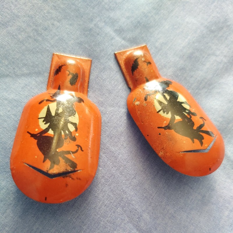 HALLOWEEN WITCH TIN T. COHN CLICKERS VINTAGE LITHO POSSIBLY RARE ~ MUST SEE