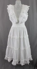 Love The Label Women's White 100% Cotton V Neck Ruffle Smocked Dress Size Small