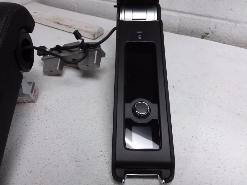 Bentley Flying Spur 2007 FRONT+RIGHT Armrest P/N 831101