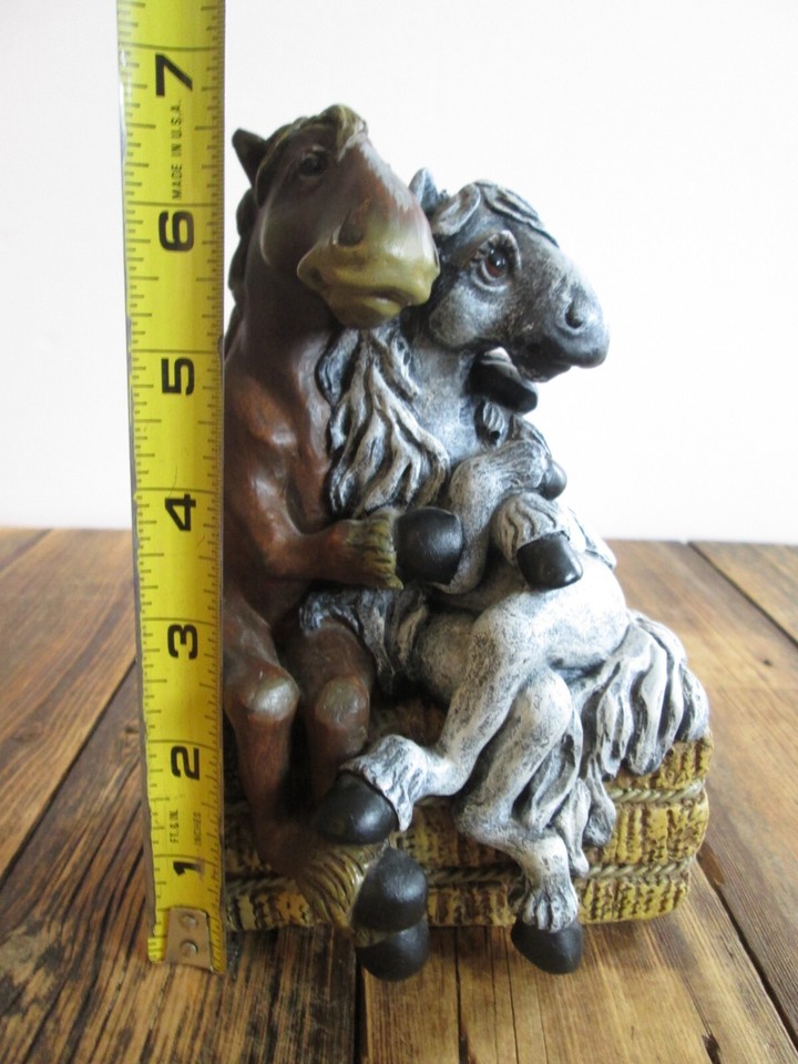 Montana Silversmith Horse Elmer & Ellie in Love Hugging Straw Bale