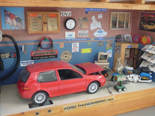 Diorama Werkstatt 1:18 mit Golf 4 GTI Bj.1998 von Revell inkl. Vitrine "TÜV" - Imagen 14 de 24