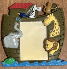 Vintage Plastic Small Noah  s Ark Picture Frame Made In Japan Frame Appx 4x4