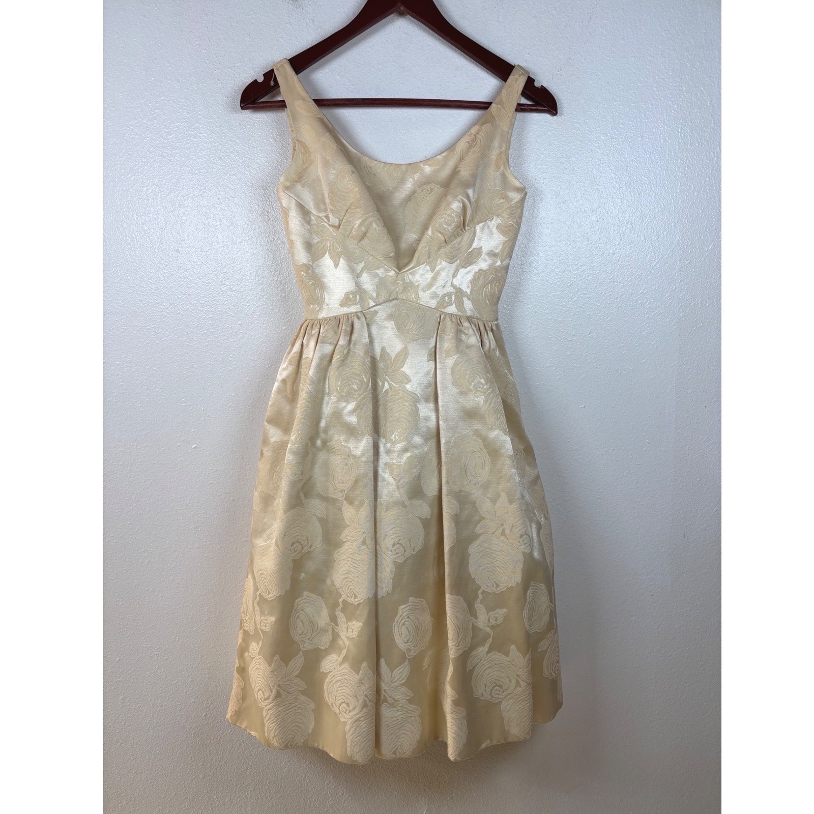 Vintage Cocktail Dress 7 Champagne Gold Floral Brocade Union Made 50s 60s ILGWU-image