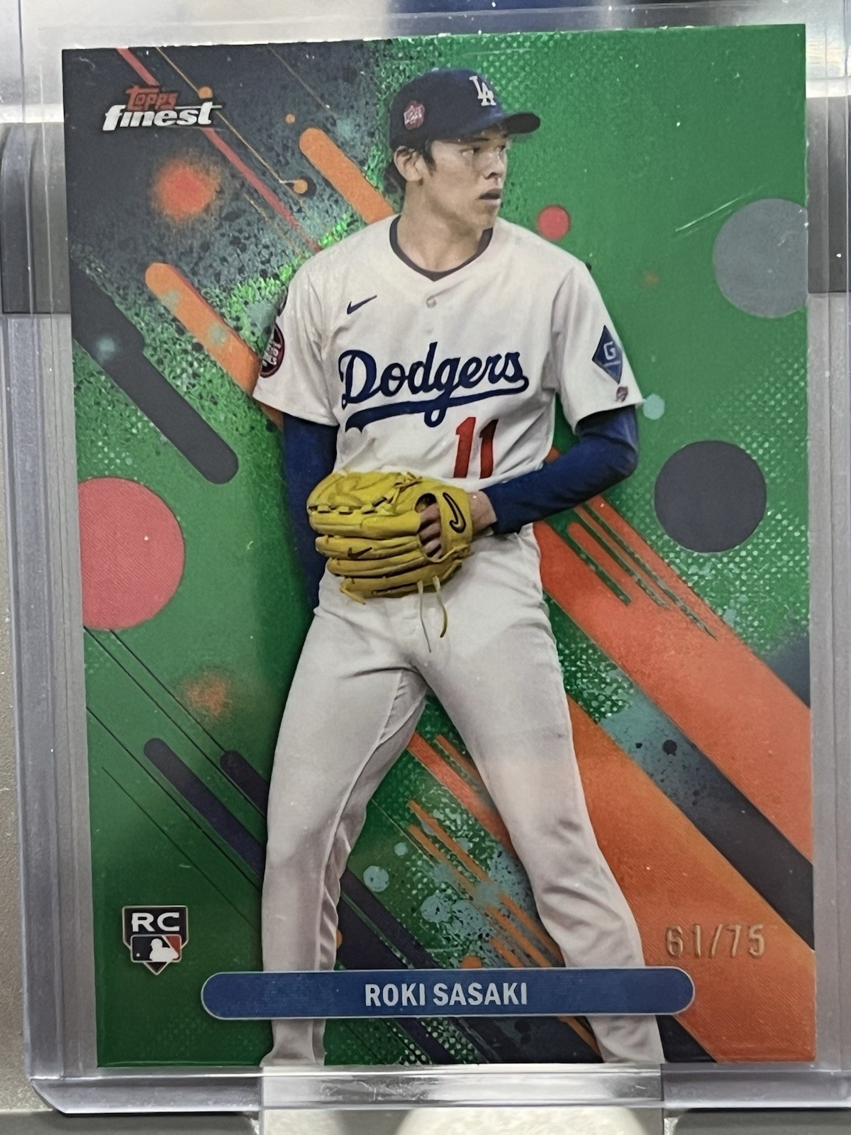 2025 Topps Finest - Common Green Refractor #40 Roki Sasaki (RC) /75
