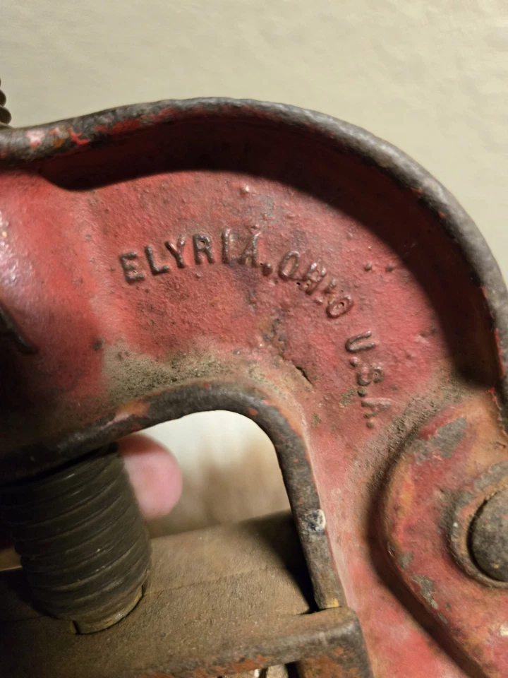 Vintage Rigid Yoke Pipe Vice 2 1/2in #rigid #vixe #pipe #collector - Image 2 of 4