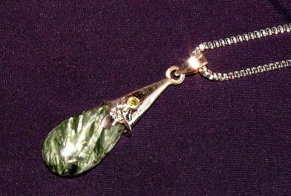Anhänger Silber, Seraphinit + Peridot, Kette versilbert, 5,5g 42x14x7mm - Bild 2 von 4