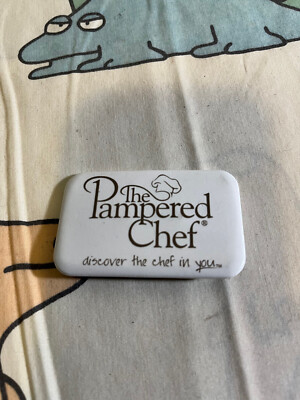 Vntg Pampered Chef Button Metal Pin Consultant Hat Logo Dealer Sell Discover HTF