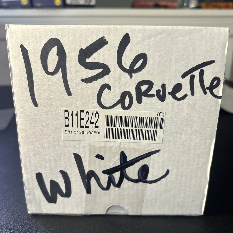 FRANKLIN MINT 1956 CORVETTE CONVERTIBLE LE 1394/2500 MODEL B11E242 - Image 2 of 4