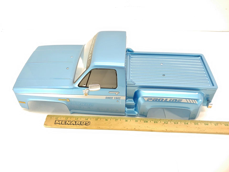 RARE SPECIAL EDITION Proline Axial SCX10 III 1982 Chevy K-10 Blue Body Crawler N - Image 4 of 4