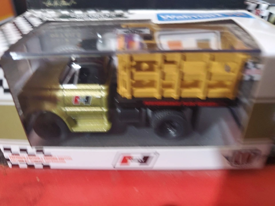 M2 Machines 1:64 Hurst 4 Pack W Sleeve Vw Van 65 Econoline Van 69 Baracuda +1 - Image 4 of 4