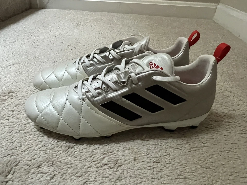 Women Size 10- adidas Ace 17.3 FG Silver and White - Image 2 of 4