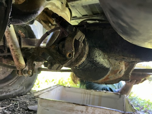 REAR DIFFERENTIAL 92-99 Chevy Tahoe Suburban REAR AXLE 3.73 LSD 10 Bolt 6 Lug - Picture 11 of 13