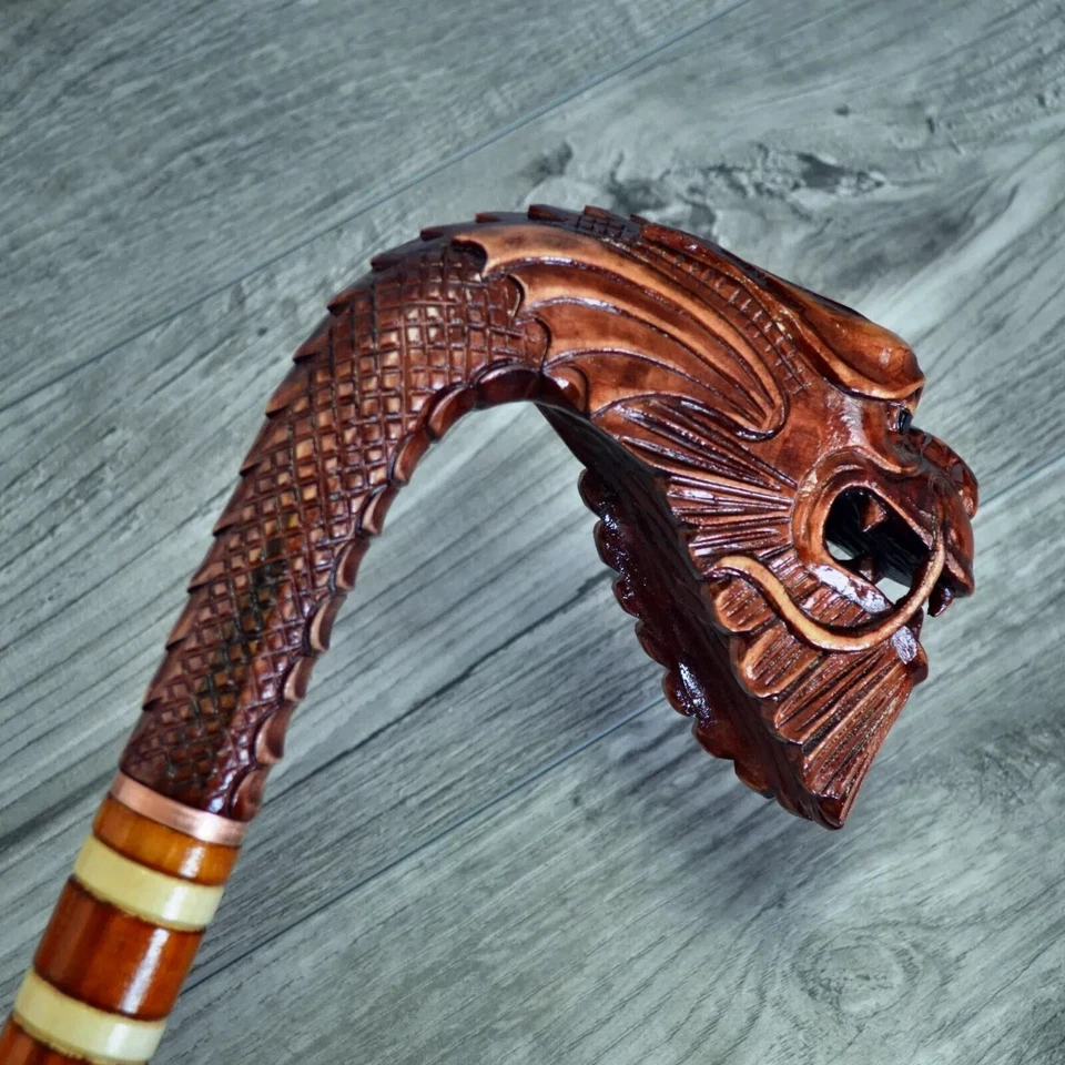 Bastón de madera tallado hecho a mano - rojo dragón antiguo Foto 3 de 4