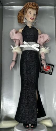 I Love Lucy Franklin Mint Vinyl Portrait Doll In Charm School Outfit NRFB - Picture 3 of 3