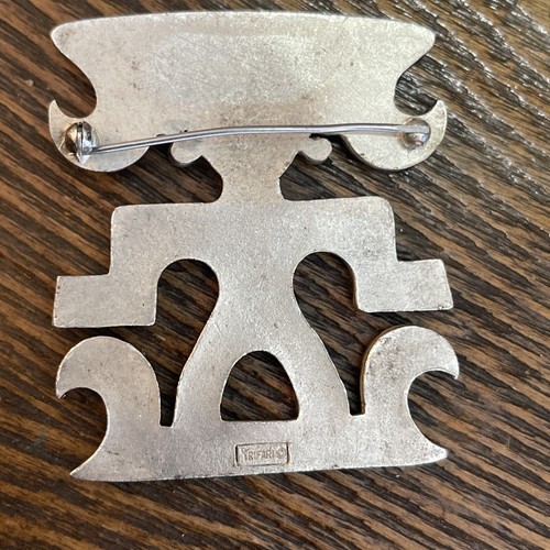 Vintage TRIFARI Aztec Figural Runway Brooch Silvertone (E) - Picture 3 of 5