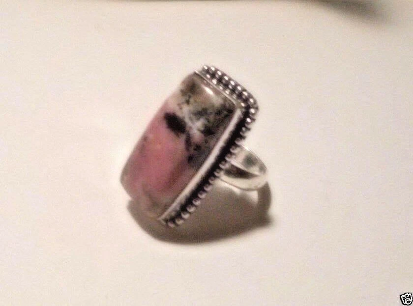 Anillo de plata y piedras preciosas de rodonita natural Foto 3 de 4