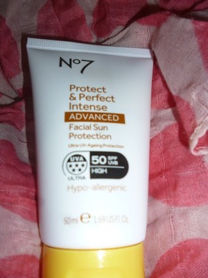 No7 Protect and Perfect Intense Adv BB Facial Sun Protection Medium 50ml~Neu~