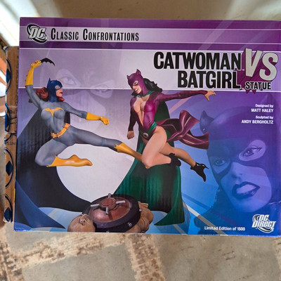 DC Direct Classic Confrontations Statue Catwoman vs Batgirl Porzellan 0256