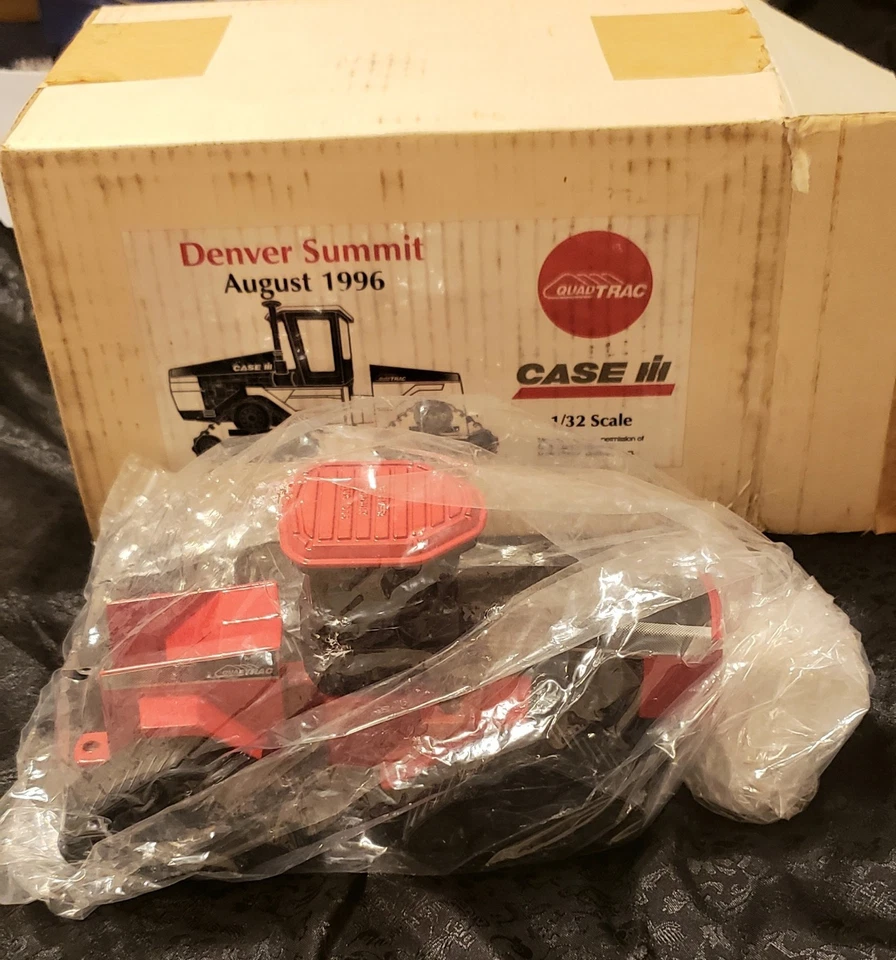Vintage 1/32 CASE IH Quad Trac by Scale Models Denver Summit Aug. 1996 W/Orig... - Image 3 of 4