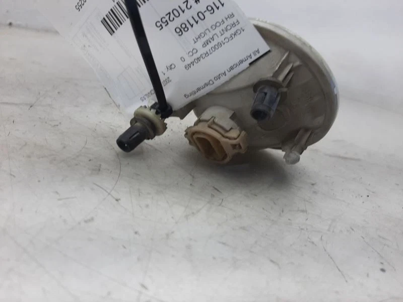 Luz de estacionamiento/esquina antiniebla parachoques montado 07-14 Chevy Suburban 1500 15839896 Foto 4 de 4