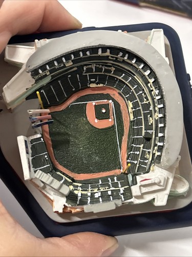 2010 Mini Target Field Ceramic Stadium Replica Minnesota Twins 4”x4” In Box - Picture 6 of 11