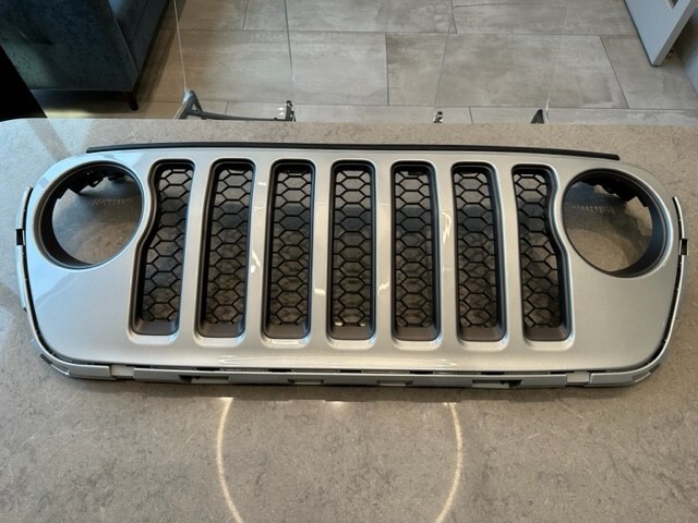 2018-2023 Jeep Wrangler Gladiator Rubicon JL OEM Front Grille
