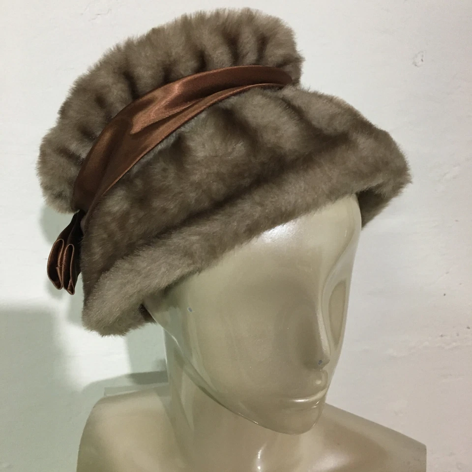 Famous Barr & Mr. Joel VTG Chapéus e Caixa Conjunto Disco Circular Mondernista MCM Pele 4 Pçs - Imagem 2 de 4