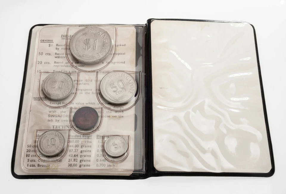 1969 Singapore Mint Set in Uncirculated Condition In Original Black Holder - Image 3 of 4