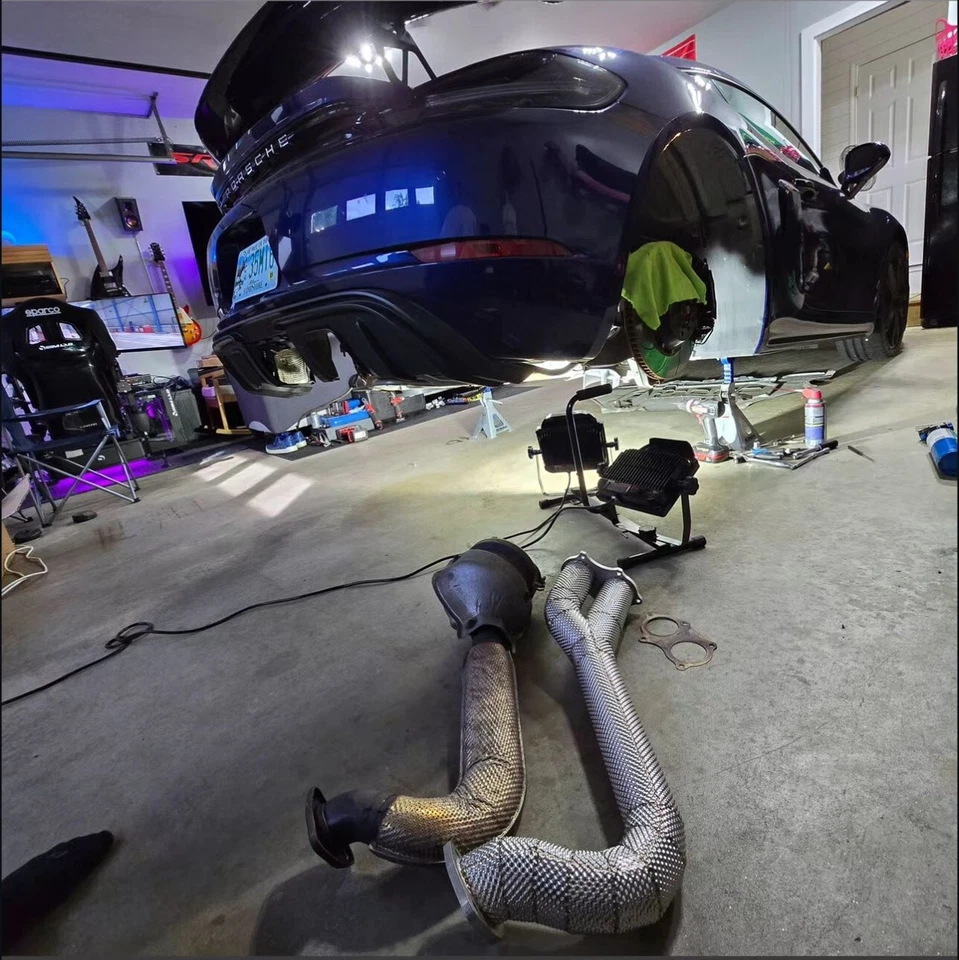 Tubos sobre eje Forza Motor Works Porsche GT4 / Spyder / GTS (2020+) (OAP) Foto 2 de 4