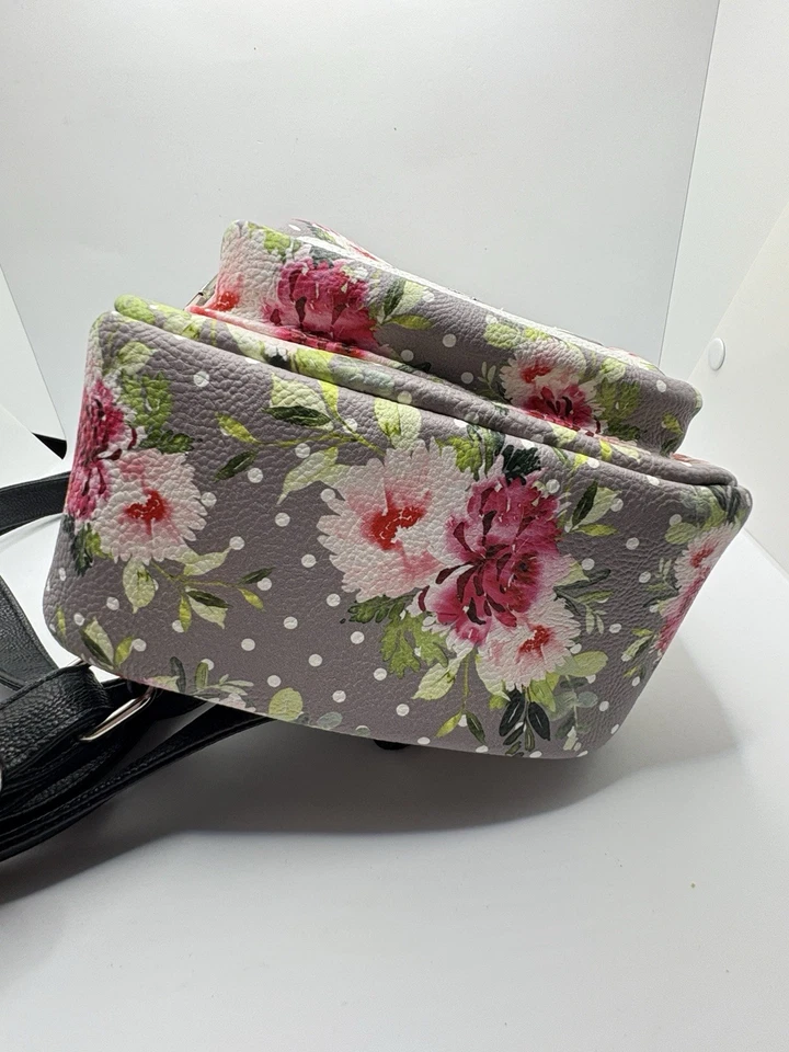 Mini mochila Betsy Johnson cara de perro Foto 4 de 4