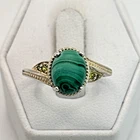 STUNNING .925 Vintage Sterling Silver Estate Ring Size 8 with Green Stone
