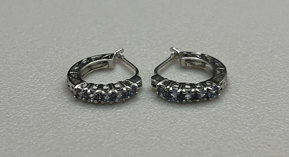 Hermosos aretes tipo argolla finos finos de oro blanco macizo y tanzanita de .585 14K 2,5 g Foto 2 de 4