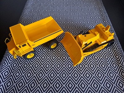 SET: SIKU 3435 Planierraupe KOMATSU D375A + schwerer Muldenkipper 3427 gelb 1:55