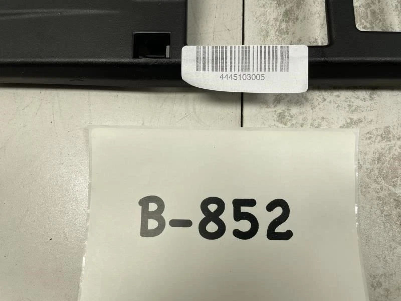 Toyota Camry Le 2010 soplador de espacio para pies de mano lado del pasajero delantero derecho bajo cubierta Foto 2 de 4