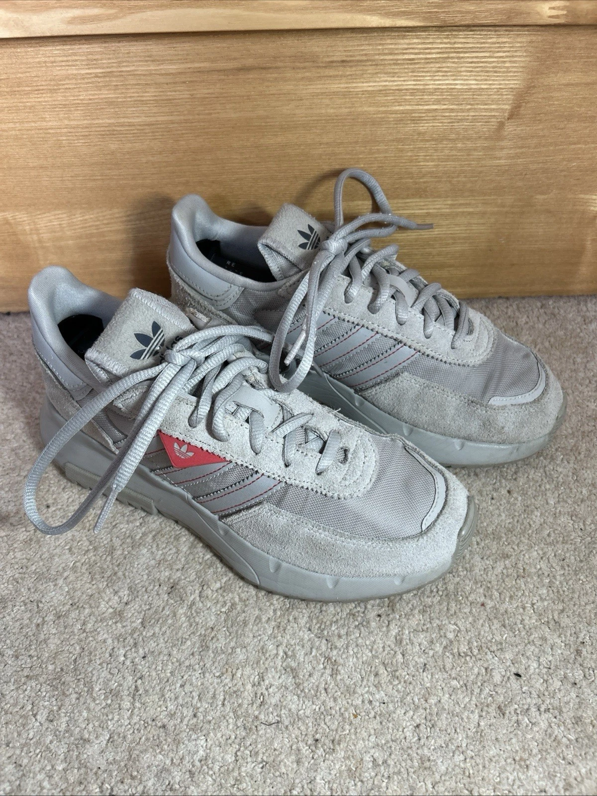 Scarpe sneakers Adidas Originals Retropy F2 GW9361 grigie taglia 5 5