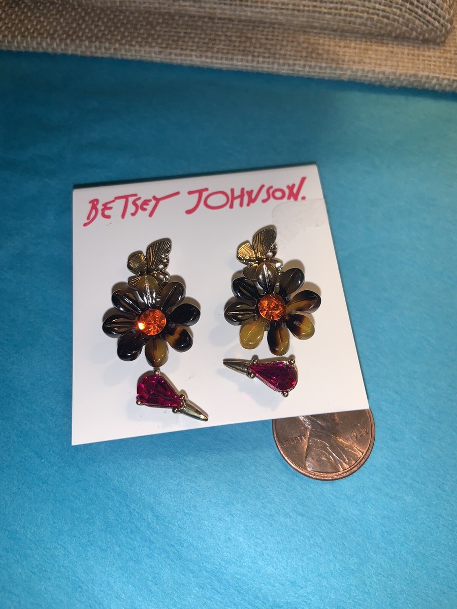 Betsey Johnson Tortoise and Gold Orchid Earrings Amazon.com: Betsey Johnson Turtle Stud Earrings: Clothing  main image 2