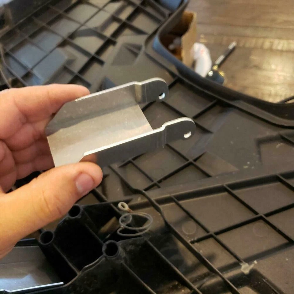 For Polaris Sportsman 450 570 850 Front Storage Lid Replacement Hinge Bracket AI Foto 4 de 4