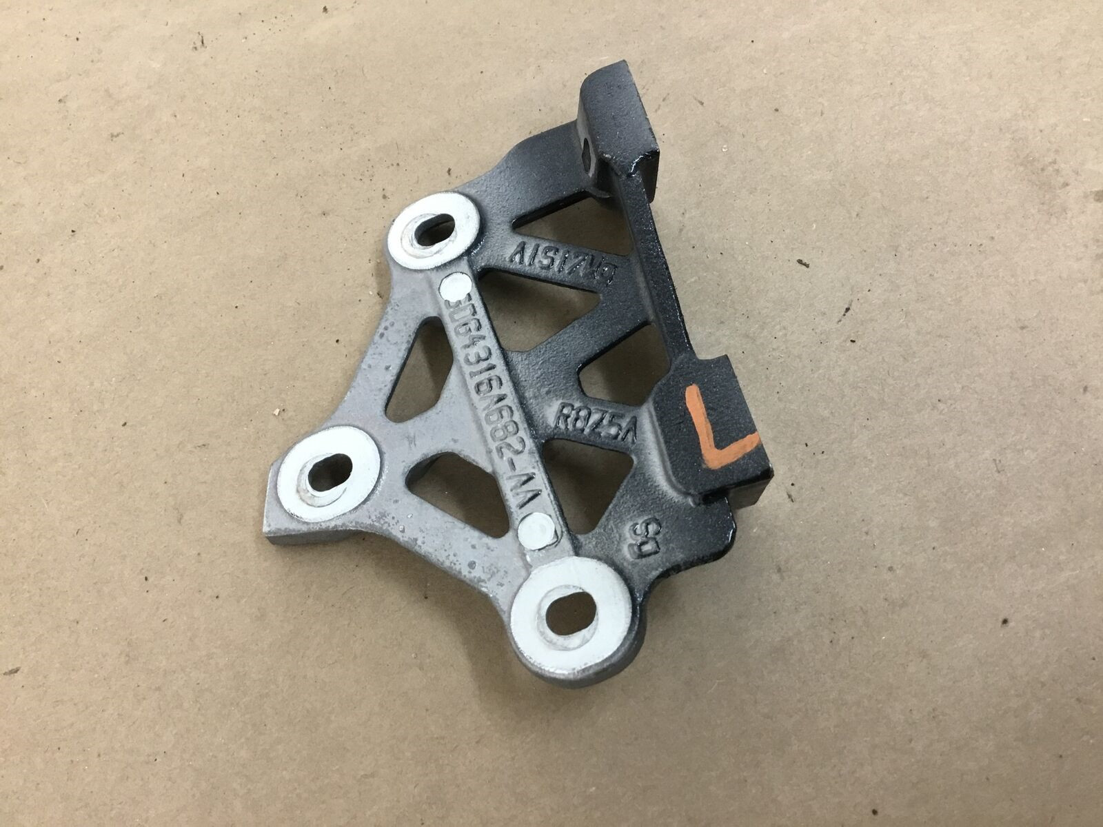 Aston Martin DB9 2013-2016 FRONT+LEFT Hood hinge