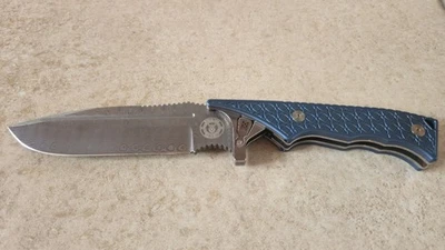 Midgards Messer Valhalla Damasteel Odins Eye Titan Blau Limitiert 19 von 30 - Bild 1 von 4